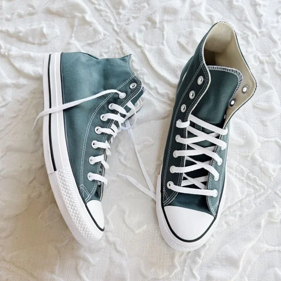 Converse Chuck Taylor All Star
Sneaker Size 13 - Picture 3 of 10